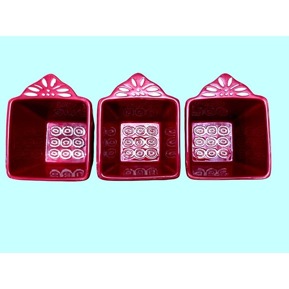 Temptations by Tara Red Carved Old World Poinsettia 3 Small 10 oz Baking Dishes - Picture 2 of 4